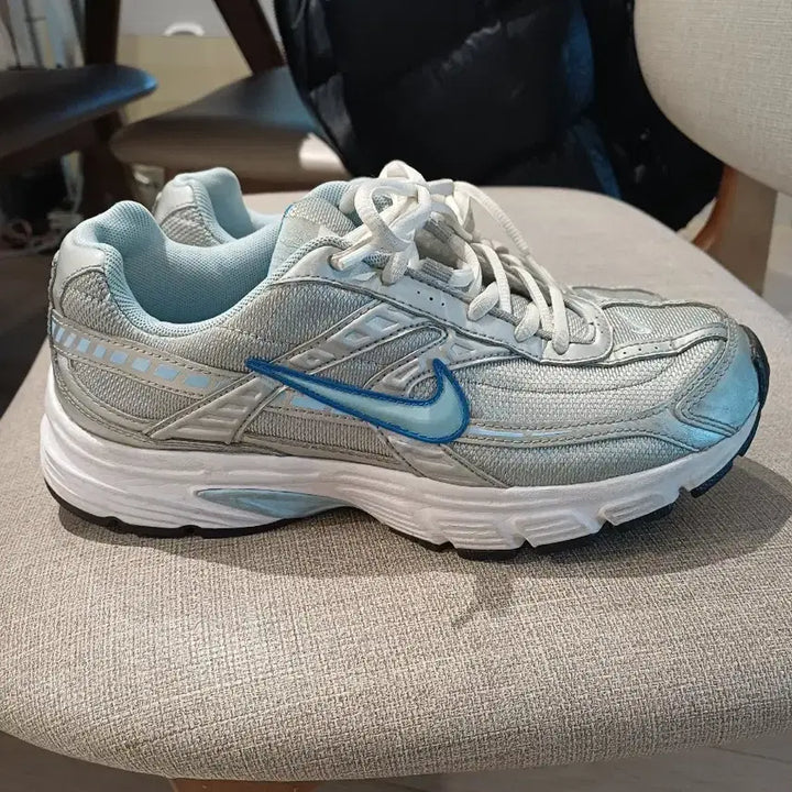 [BUNJANG] Nike Initiator Women's Sneakers 240 / 나이키 여성 이니시에이터 240