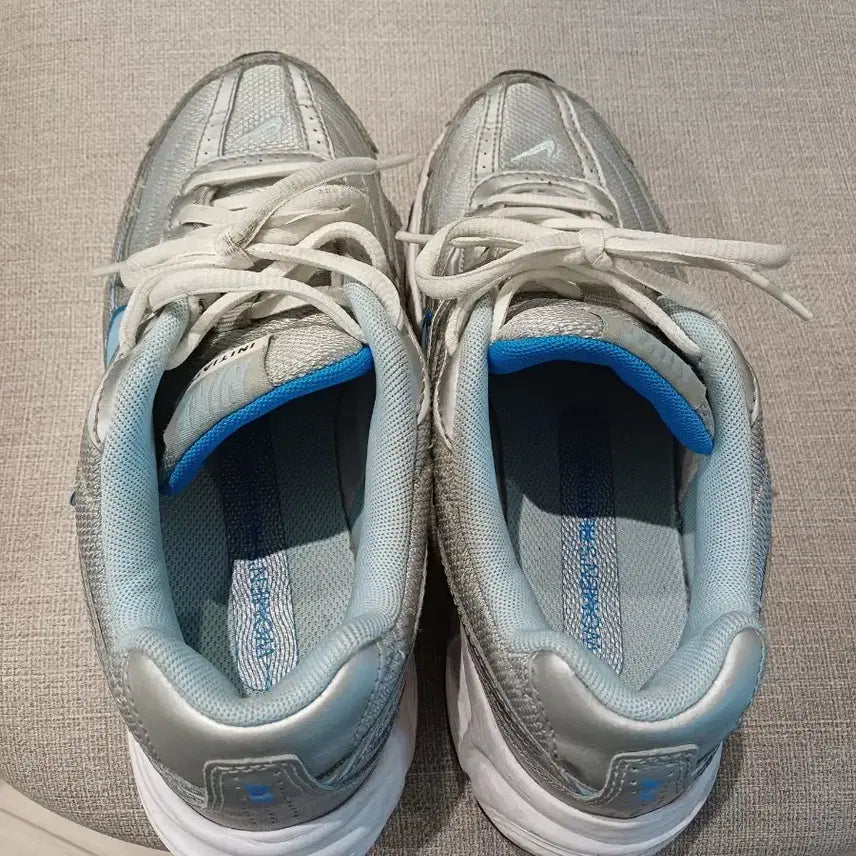 [BUNJANG] Nike Initiator Women's Sneakers 240 / 나이키 여성 이니시에이터 240