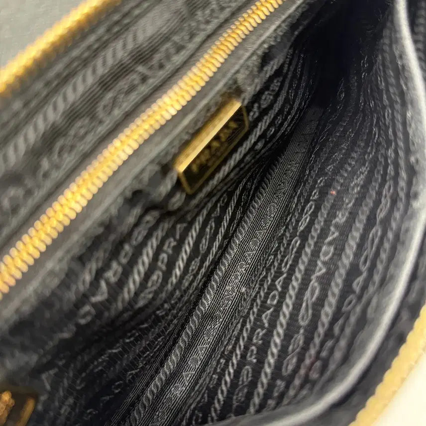 [BUNJANG] Prada Saffiano Tessuto Triangle Logo Chain Crossbody Bag / 프라다 사피아노 테수토 삼각로고 체인 크로스백 1bh085