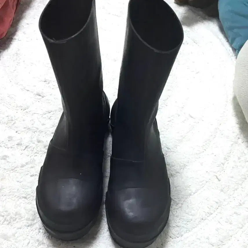 [BUNJANG] Givenchy Long Rubber Rain Boots / 지방시 롱 러버 레인부츠 판매