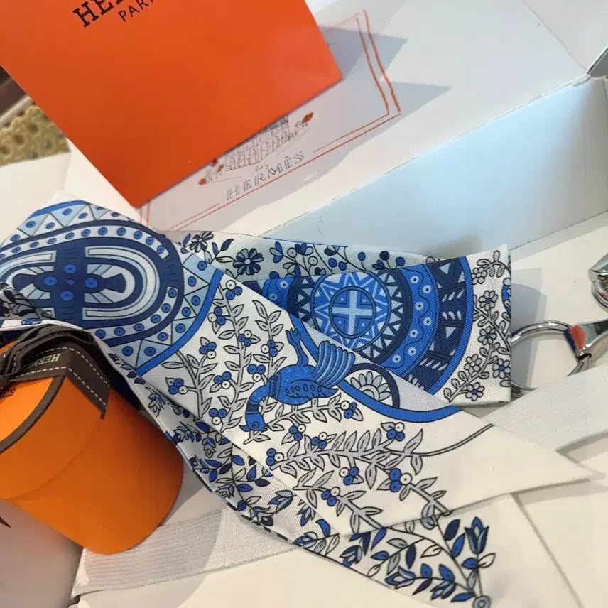 [BUNJANG] Hermes Twilly Silk Scarf / 에르메스 실크 스카프