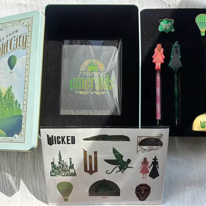 [BUNJANG] Wicked Limited Edition Goods Full Set / 위키드 한정판 굿즈 풀세트