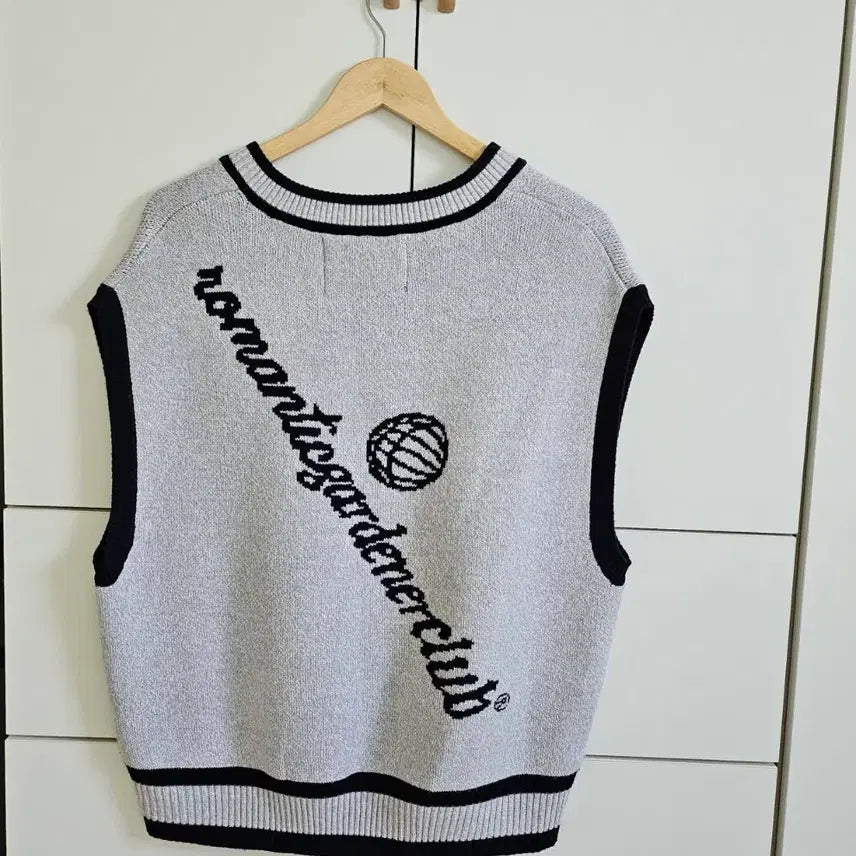 [BUNJANG] Romantic Crown Knit Vest Light Grey Unisex M / (실착2회) 로맨틱크라운 니트 베스트 라이트그레이 남여공용 M