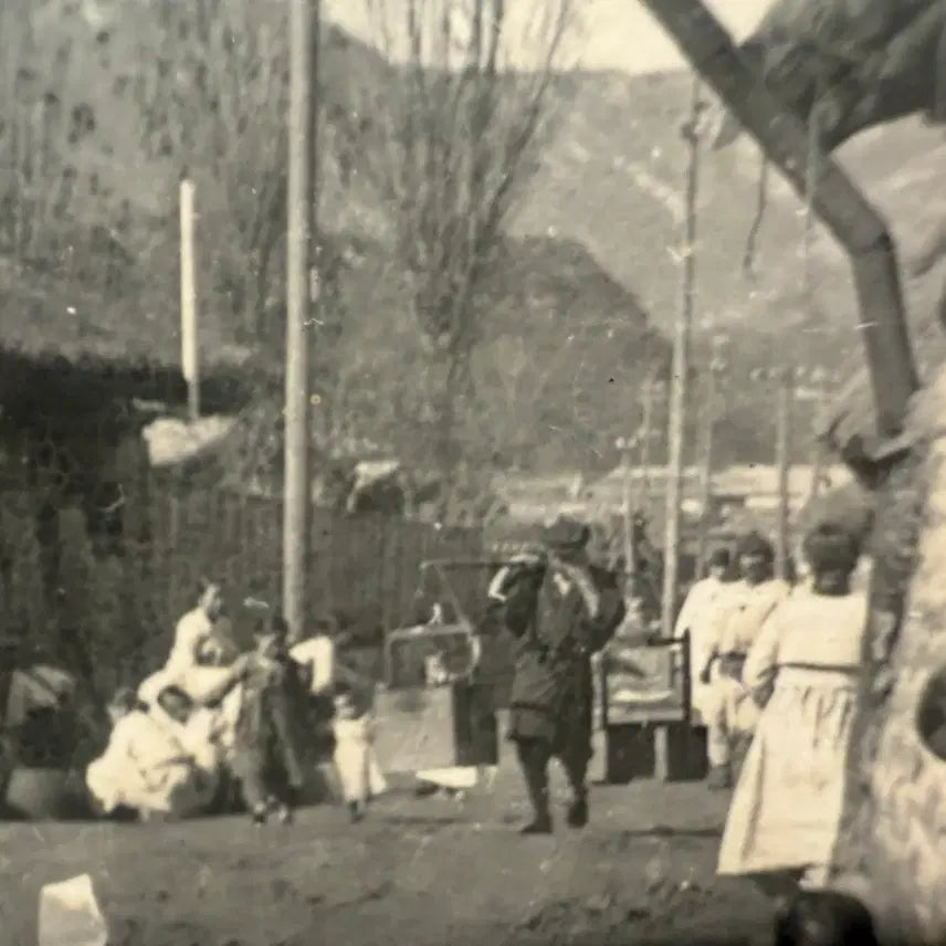 [BUNJANG] 1923 Seoul Street Scene Postcard / 1923년 - 조선 - 서울 - 아이들 - 초가집 한복 지게 전신주 복식