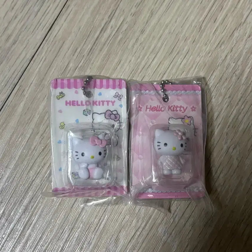 [BUNJANG] Bandai Hello Kitty Miniature Collection - Baby &amp; Tanning Kitty / 반다이 헬로키티 패키지 미니어처 컬렉션 가챠