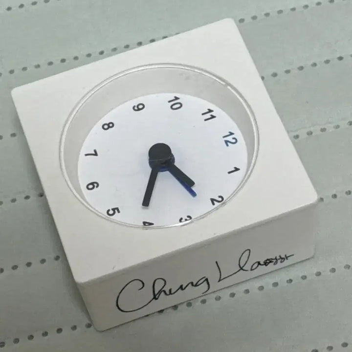 [BUNJANG] Chungha Signed Mini Watch / <파격할인중!오늘자정까지만>아이오아이 가수 청하 친필싸인 미니시계