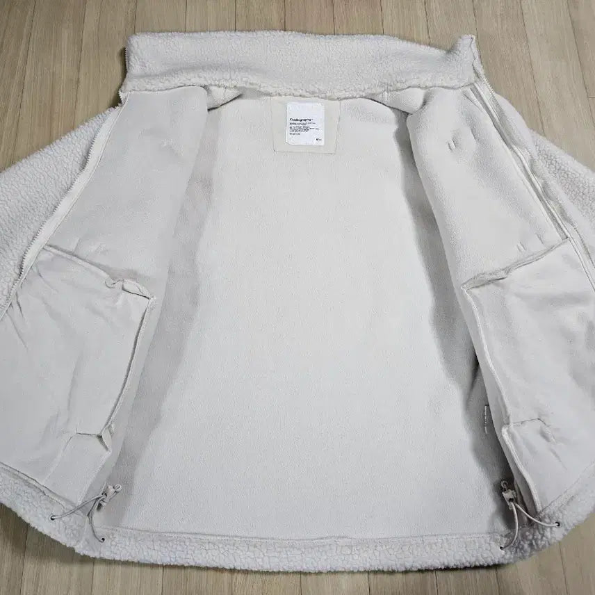 [BUNJANG] Code:graphy Ppo-geul-i Ddukbokki Coat M / [Code:graphy] 코드그라피 뽀글이 떡볶이코트 M