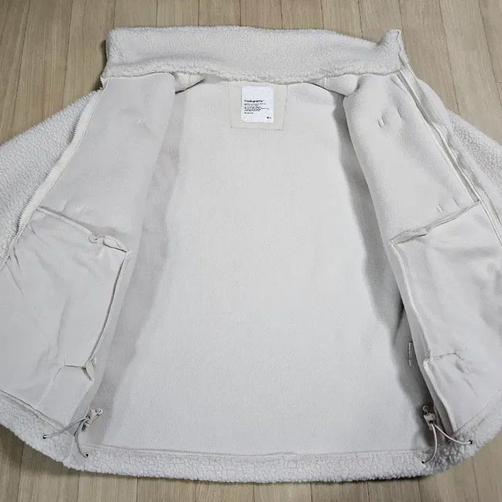 [BUNJANG] Code:graphy Ppo-geul-i Ddukbokki Coat M / [Code:graphy] 코드그라피 뽀글이 떡볶이코트 M