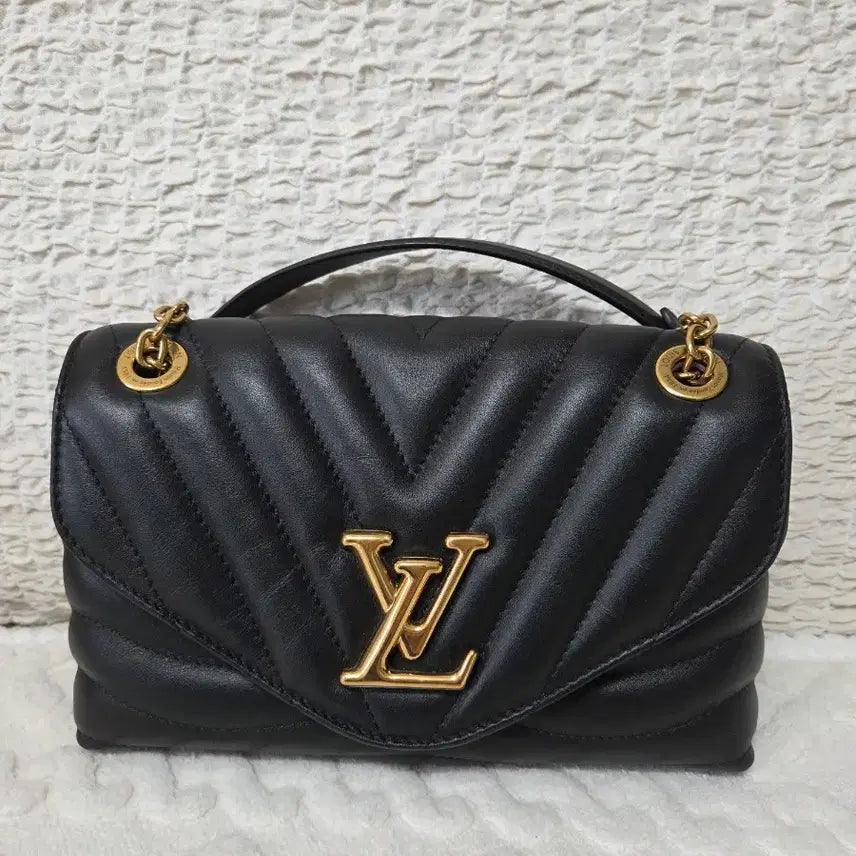 [BUNJANG] Louis Vuitton New Wave MM Chain Bag / 루이비통 뉴웨이브 MM체인백