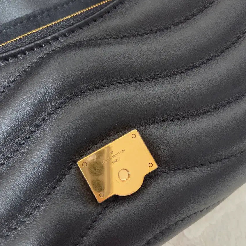 [BUNJANG] Louis Vuitton New Wave MM Chain Bag / 루이비통 뉴웨이브 MM체인백