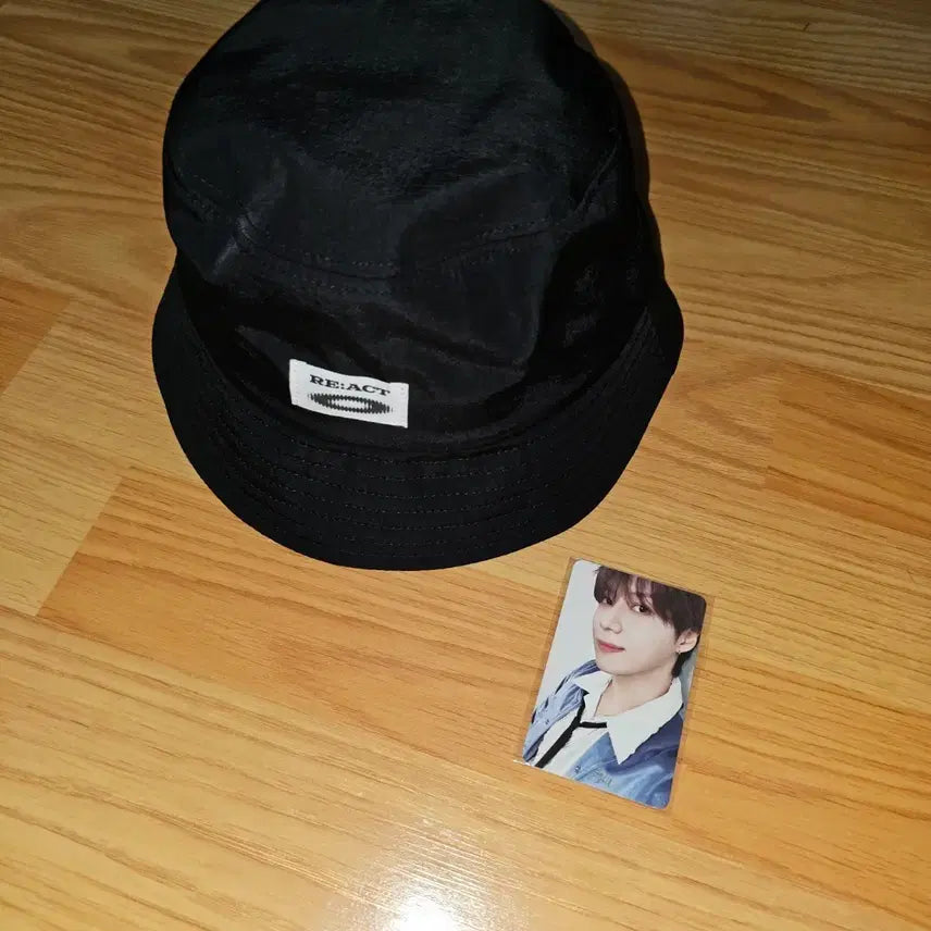 [BUNJANG] SHINee Taemin React Fanmeeting Bucket Hat + Photocard / [포카포함] 태민 리액트 팬미팅 버킷햇 굿즈