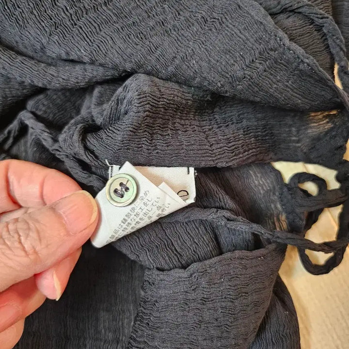 [BUNJANG] Issey Miyake See-through Crepe Top / 미 이세이미야케 시스루크레페 탑 블랙