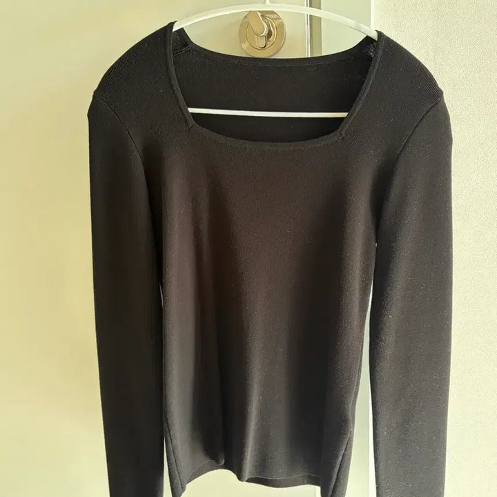 [BUNJANG] Sier Sure Square Neck Knit Top / 시에 슈어 스퀘어넥 니트 블랙