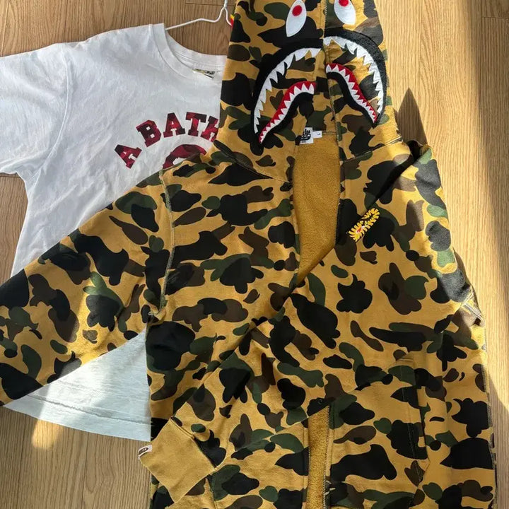 [BUNJANG] BAPE Shark Green Hoodie / 새상품급 베이프 샤크 녹계 후드집업