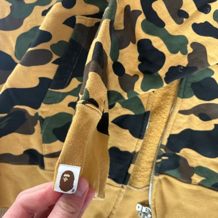 [BUNJANG] BAPE Shark Green Hoodie / 새상품급 베이프 샤크 녹계 후드집업