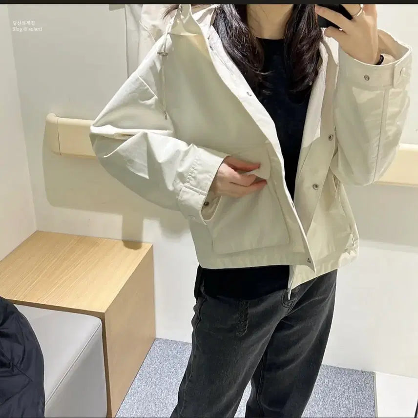 [BUNJANG] Ivory Cropped Hooded Windbreaker Jacket / 아이보리색 후드 숏 자켓 바람막이
