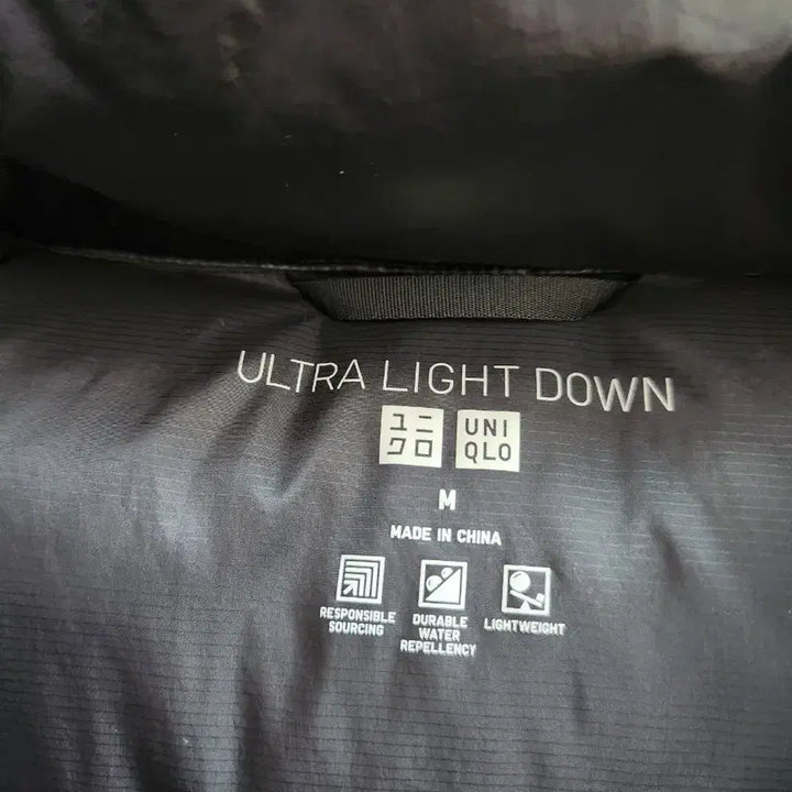 [BUNJANG] Uniqlo Ultra Light Down Padded Jacket - Black - Size M / 유니클로 울트라라이트 다운패딩점퍼