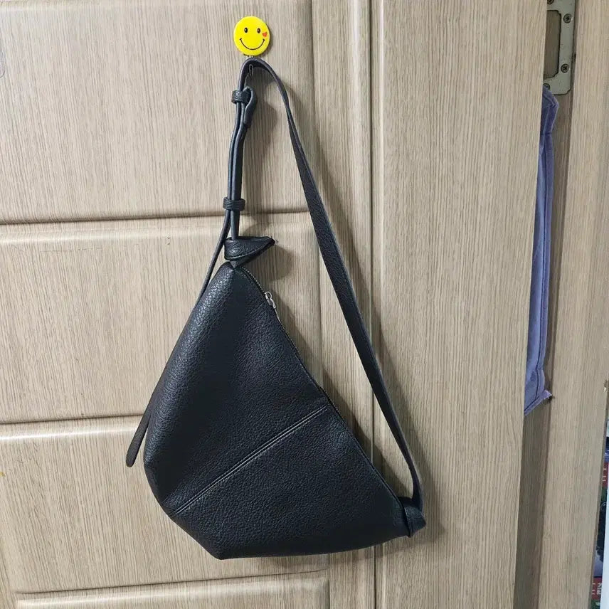 [BUNJANG] Black Croissant Crossbody Bag / 크루와상 가방
