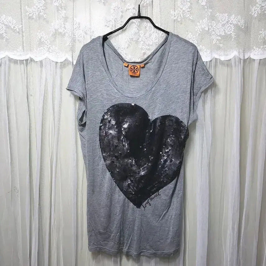 [BUNJANG] Tory Burch Sequin Heart T-Shirt / 토리버치 하트 스펭글 모달100%반팔티