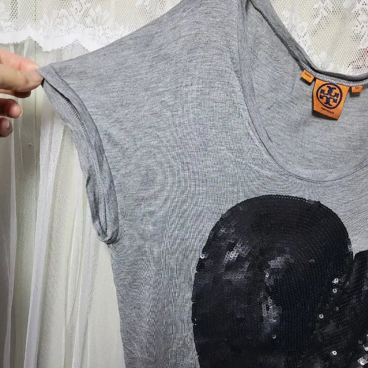 [BUNJANG] Tory Burch Sequin Heart T-Shirt / 토리버치 하트 스펭글 모달100%반팔티