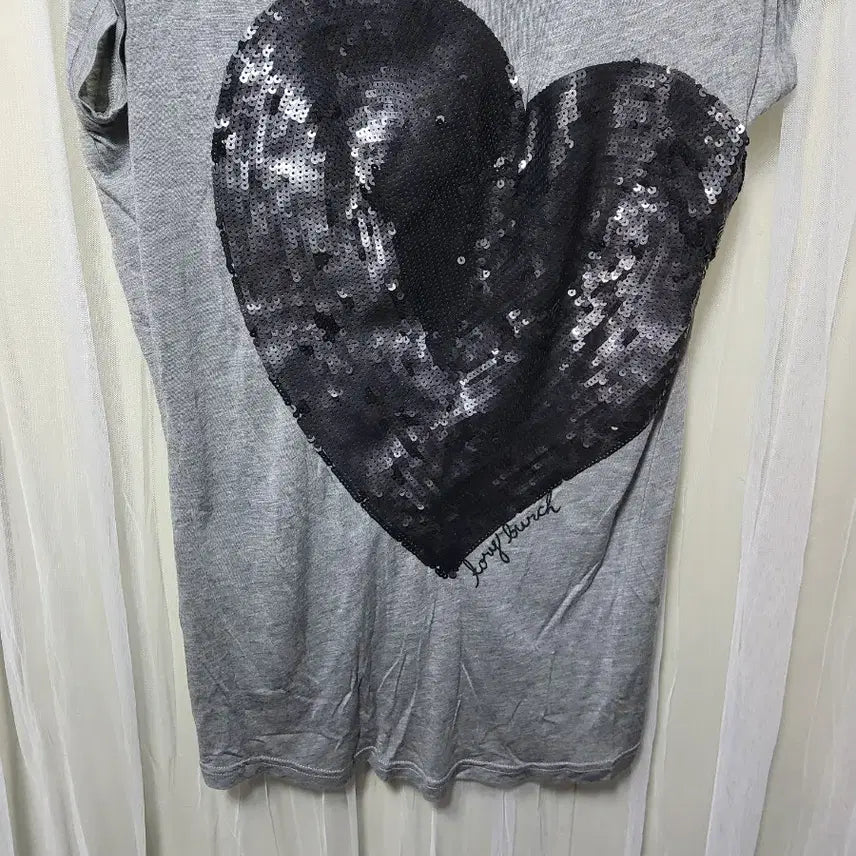 [BUNJANG] Tory Burch Sequin Heart T-Shirt / 토리버치 하트 스펭글 모달100%반팔티