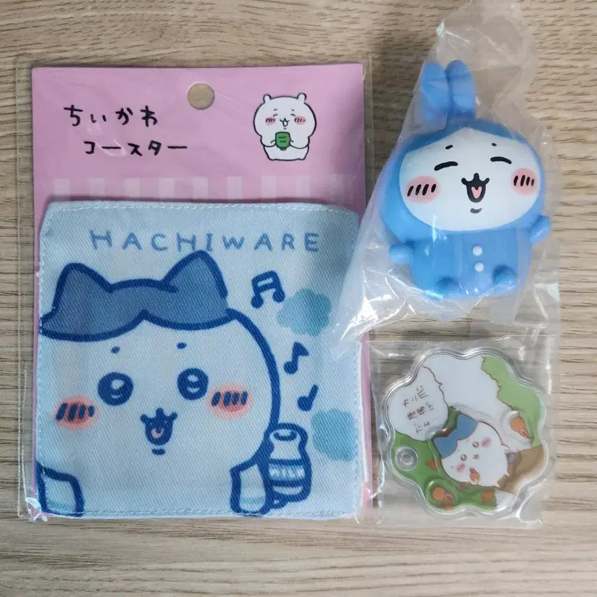 [BUNJANG] Chiikawa Hachiware Coaster &amp; Soft Vinyl Figure &amp; Shaka Shaka Charm Bundle Set / 치이카와 하치와레 천코스터&amp;소프비피규어4탄&amp;샤카샤카 참