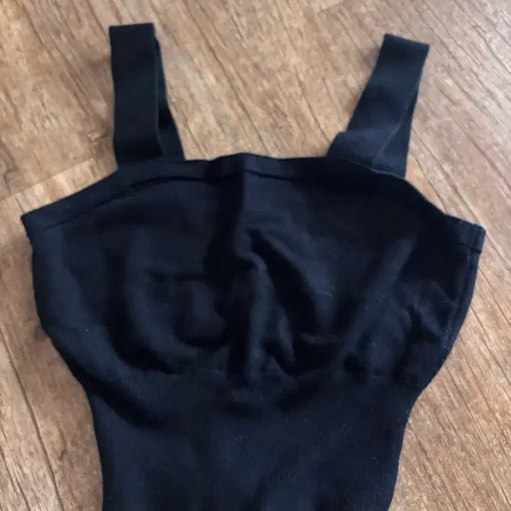 [BUNJANG] Eppeunot Black Knit Vest Top / 이쁜옷블랙나시뷔스티에니트 가디건 민소매 조끼 44-55사이즈 이쁜옷슬리브