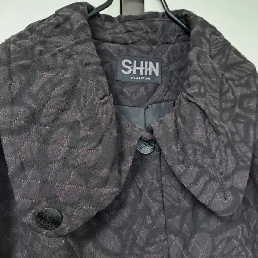 [BUNJANG] Shin Young Hee A-Line Fit Collar Coat / 신영희디자이너 브랜드 춘추용 에이라인핏 카라변형 코트