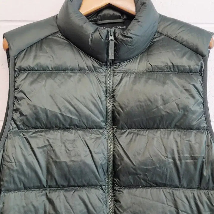 [BUNJANG] Uniqlo Ultra Light Down Lightweight Padded Vest / 유니클로(남.여공용) 울트라 라이트다운 경량패딩베스트(조끼) 판매