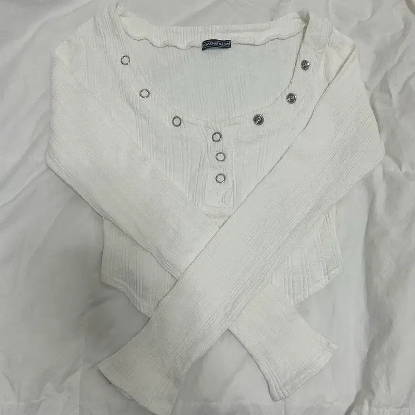 [BUNJANG] Please No Follow Bunny Snap Top White / 플리즈노팔로우 플노팔 버니 스냅탑 화이트