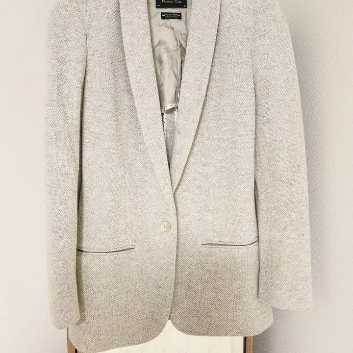 [SOLD OUT] 마시모두띠 이태리원단 울자켓 아이보리에 연 그레이감도는 슬림핏 블레이저