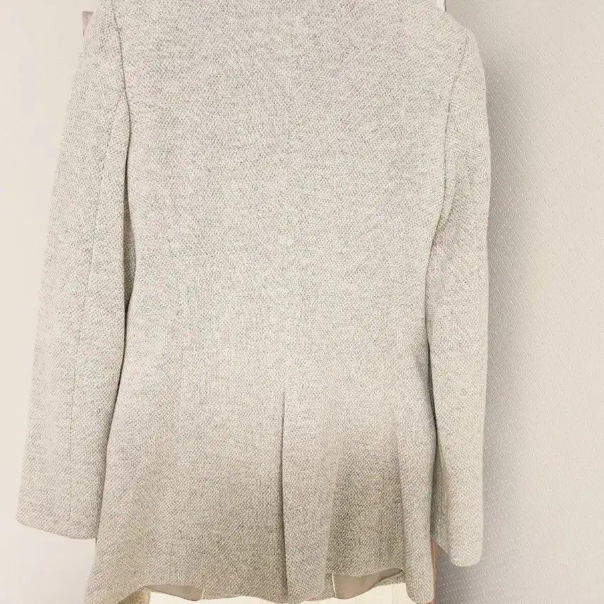 [SOLD OUT] 마시모두띠 이태리원단 울자켓 아이보리에 연 그레이감도는 슬림핏 블레이저