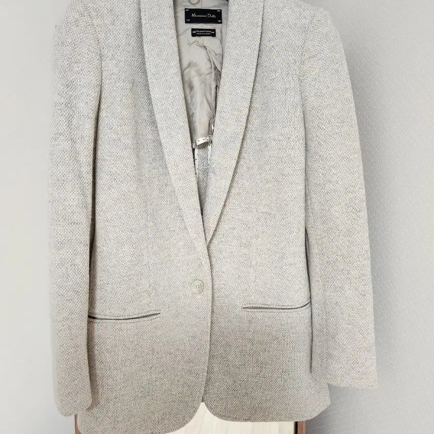 [SOLD OUT] 마시모두띠 이태리원단 울자켓 아이보리에 연 그레이감도는 슬림핏 블레이저