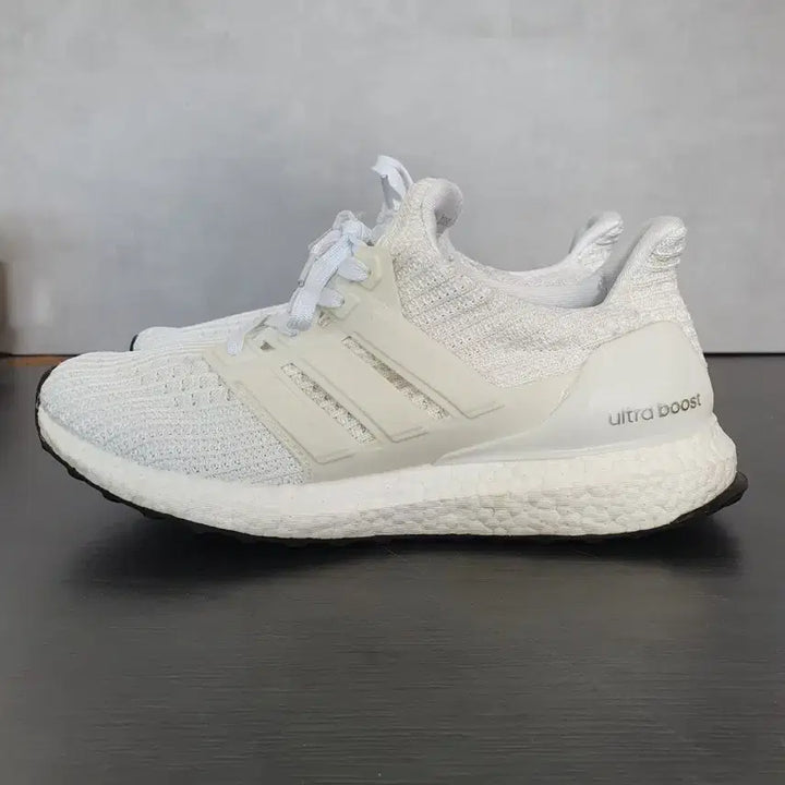 [BUNJANG] Adidas Ultraboost 4.0 Triple White (240) / 아디다스 울트라부스트 4.0 트리플 화이트 (240)