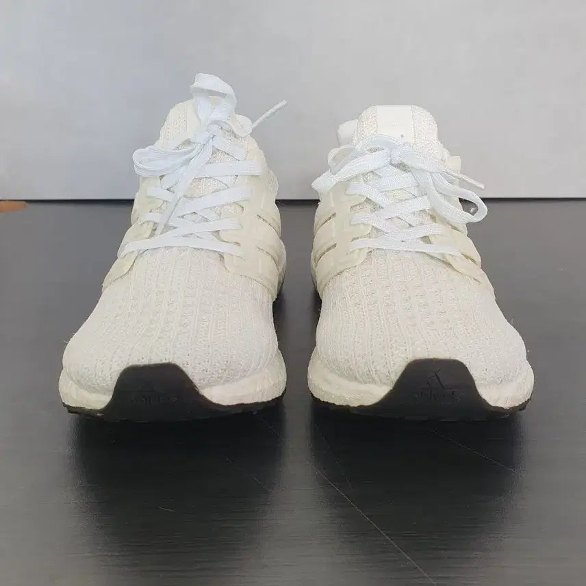 [BUNJANG] Adidas Ultraboost 4.0 Triple White (240) / 아디다스 울트라부스트 4.0 트리플 화이트 (240)