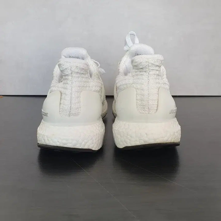 [BUNJANG] Adidas Ultraboost 4.0 Triple White (240) / 아디다스 울트라부스트 4.0 트리플 화이트 (240)