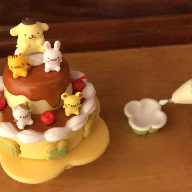 [BUNJANG] Sanrio Pompompurin Cake Mini Figure / 레어! 일본고전풍 폼폼푸린 케이크 초미니 초소형 머핀 스콘 베이글 키티