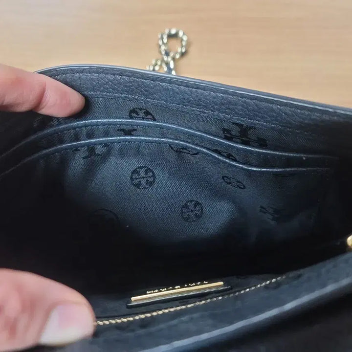 [BUNJANG] Tory Burch Shoulder Crossbody Bag / TORY BURCH 토리버치 천연소가죽 금장체인장식 숄더 엔 크로스백