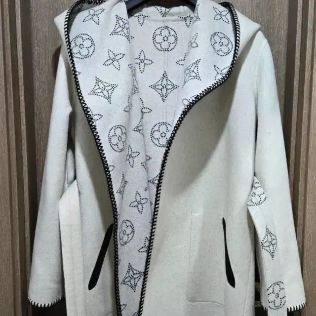 [BUNJANG] Louis Vuitton Reversible Hooded Wrap Coat 34 / 루이비통 리버서블 후드 랩코트 34