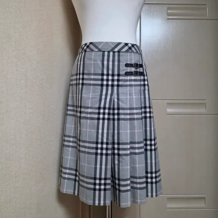 [BUNJANG] Burberry Gray Skirt / 버버리 정품 스커트