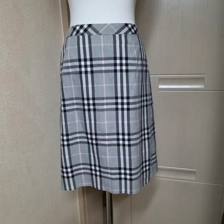 [BUNJANG] Burberry Gray Skirt / 버버리 정품 스커트
