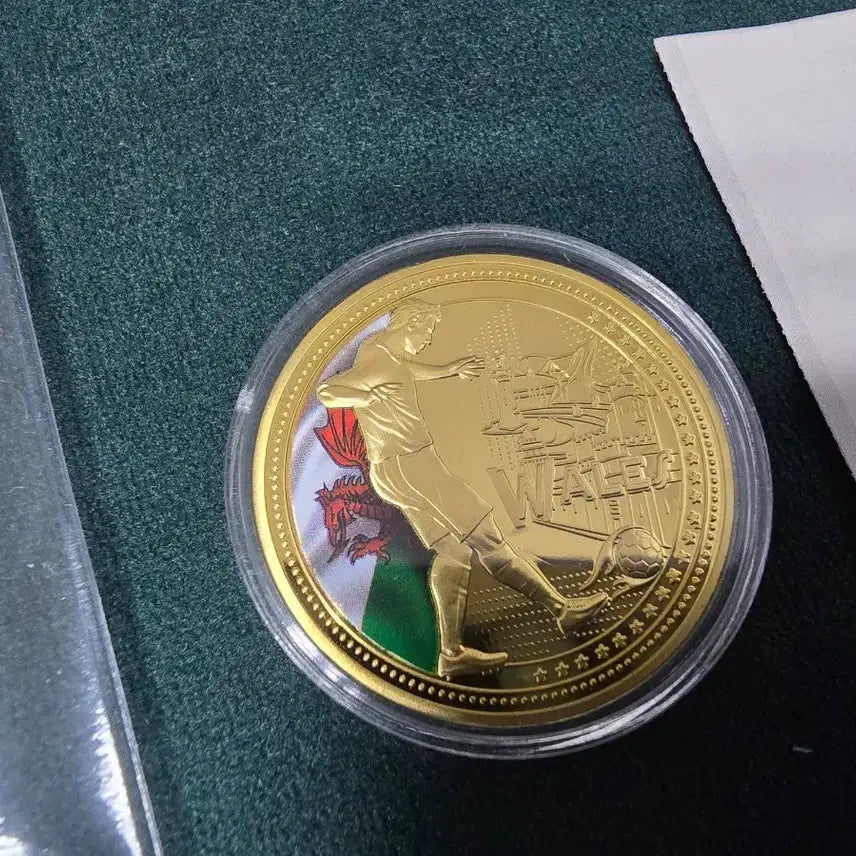 [BUNJANG] Wales UEFA 2016 24k Gold Plated Medal / 웨일스 UEFA 2016 축구 24k 금도금 메달