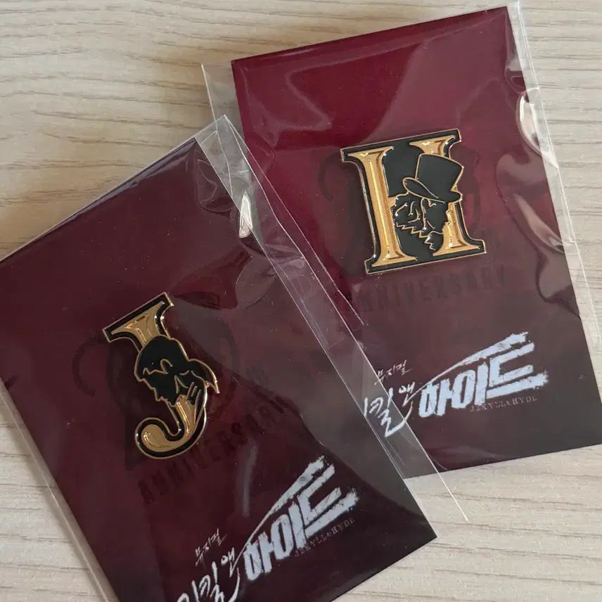 [BUNJANG] Jekyll & Hyde 25th Anniversary Initial Badge Set / 지킬앤하이드 25년MD 이니셜 뱃지 J/H 세트 지킬 하이드 세트