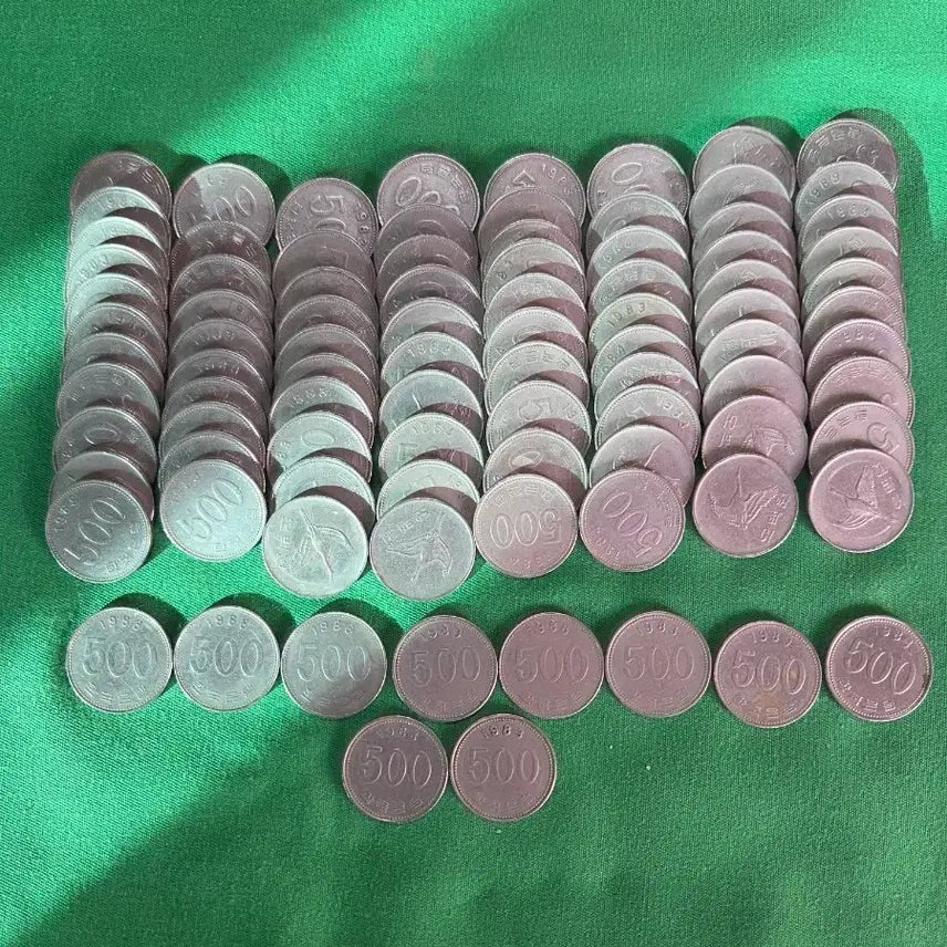 [BUNJANG] 500 Won Coins Bundle (1980s) / 500원 동전 모음 (1980년대)총91개