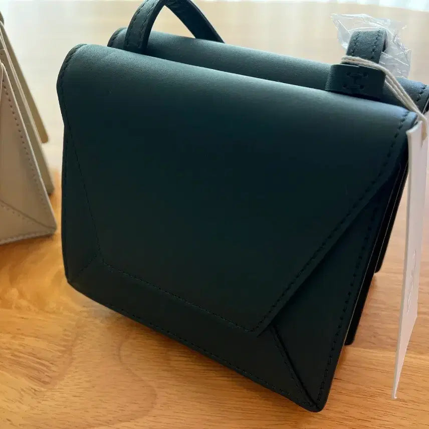 [BUNJANG] RECTO Double Envelope Crossbody Bag / 렉토 더블 엔벨롭 크로스백