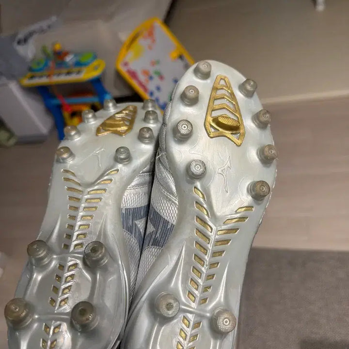 [BUNJANG] Morelia Neo 4 Beta Alpha Soccer Cleats / 모렐리아 네오4 베타알파 250