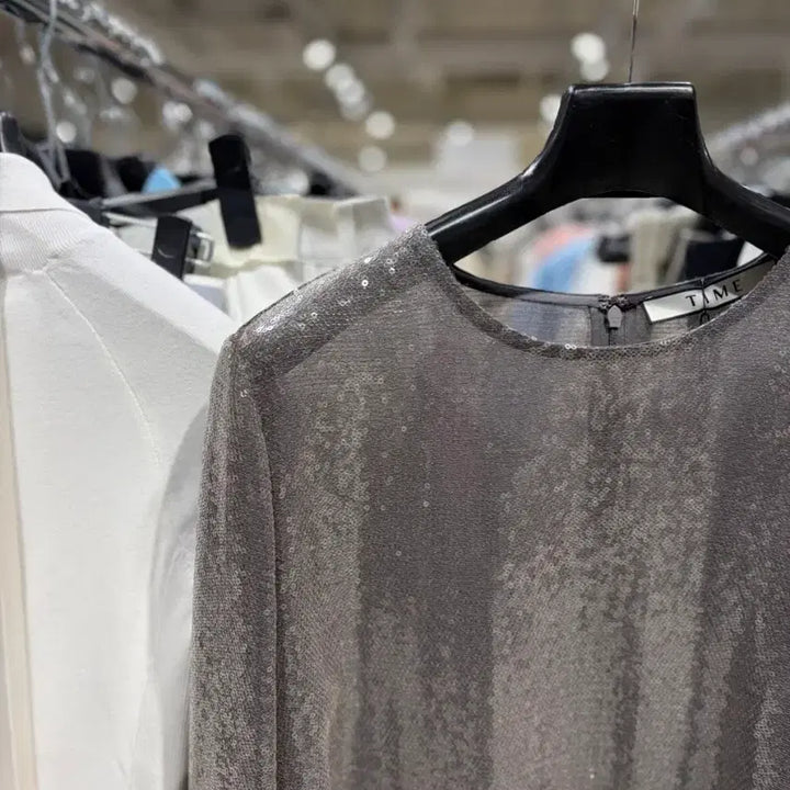 [BUNJANG] TIME Spangle Crop Blouse / 타임 TIME 스팽글 크롭 블라우스