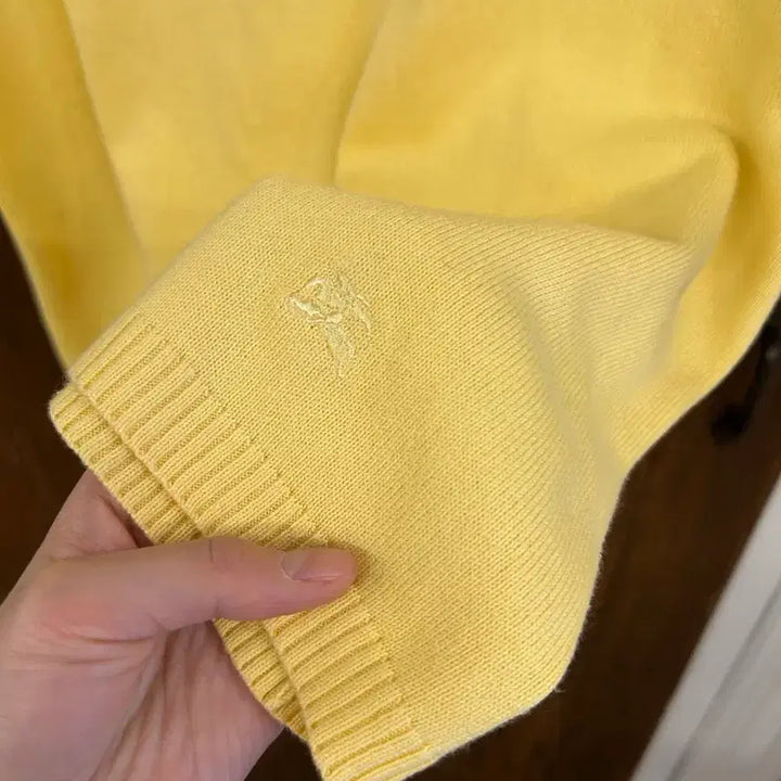 [BUNJANG] Burberry Yellow Knit Top / 버버리 정품 연노랑 반팔니트