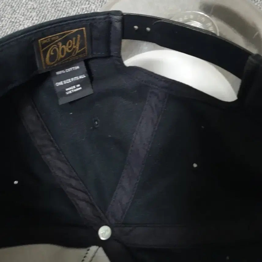 [BUNJANG] Obey Tiger Embroidered Snapback Cap / 오베이 타이거 자수 스냅백 모자 판매합니다