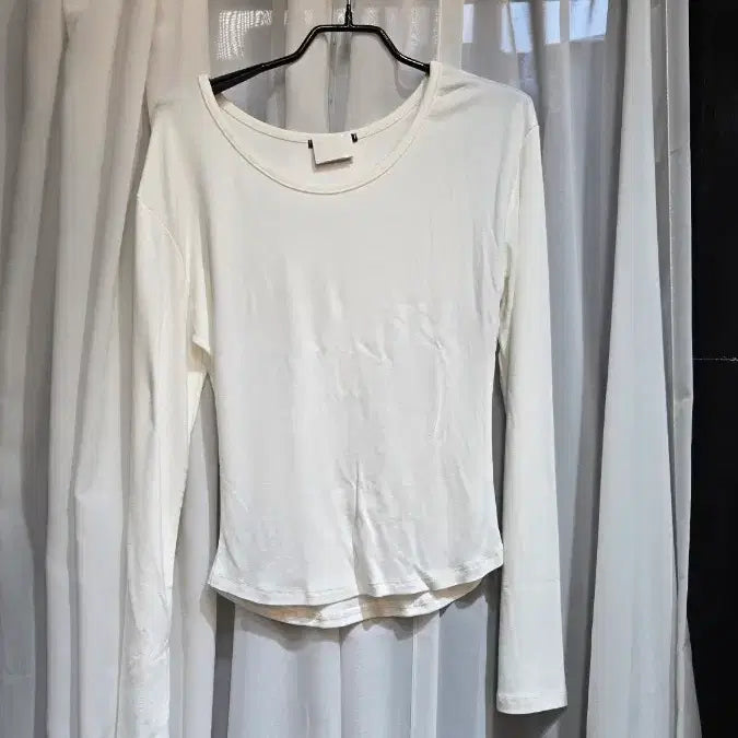 [BUNJANG] Unbalance Ivory Long Sleeve T-shirt / 허리라인 밑단유 언발 아이보리 긴팔